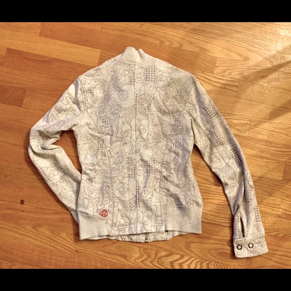 Lululemon Game day zip up sweatshirt, size 6 - Picture 2 of 4